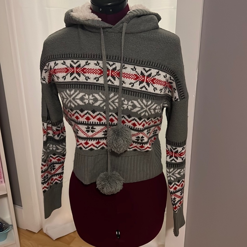 Derek Heart Juniors Fleece Hooded Snowflake Crop Top Pom Pom Sweater, S